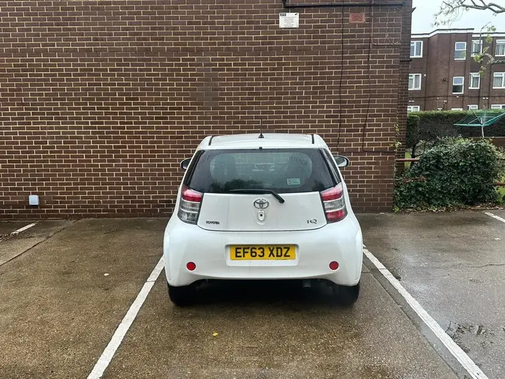 Toyota Iq 2014 photo 4