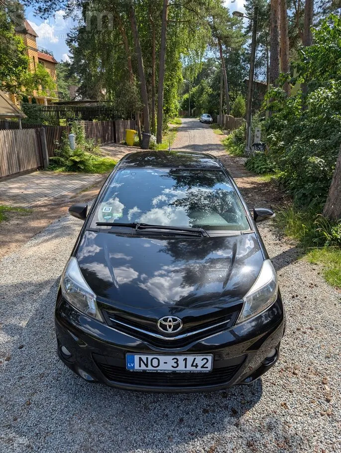 Toyota Yaris 2012 photo 4