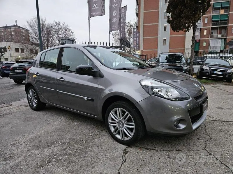 Renault Clio 2011 photo 3