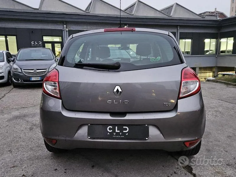 Renault Clio 2011 photo 5