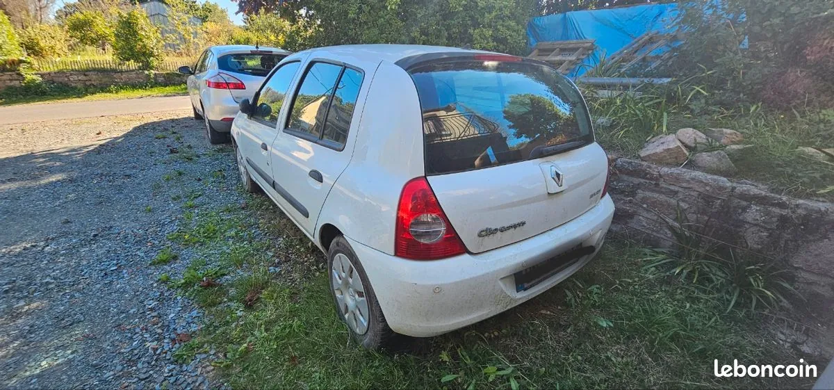 Renault Clio 2007 photo 2