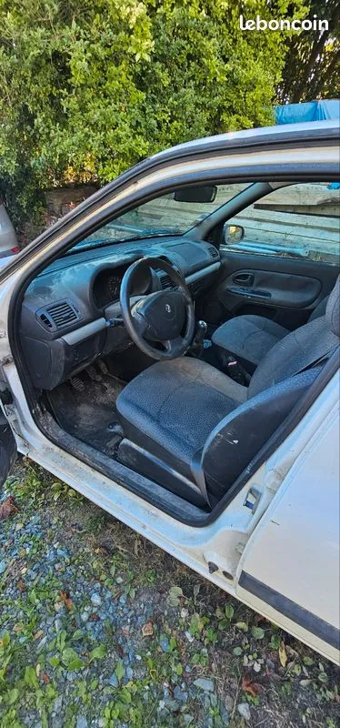 Renault Clio 2007 photo 3