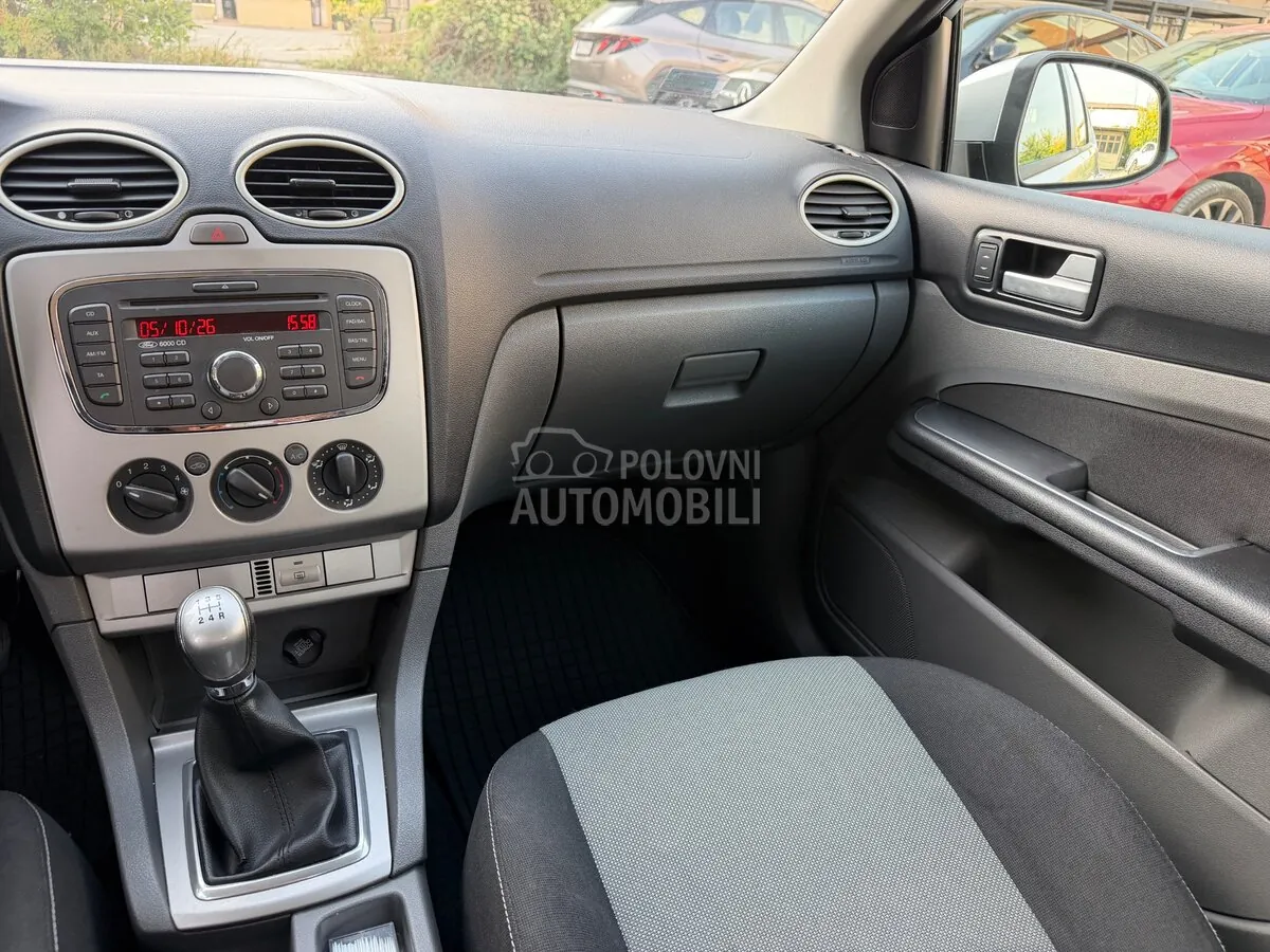 Ford Focus 2010 photo 4