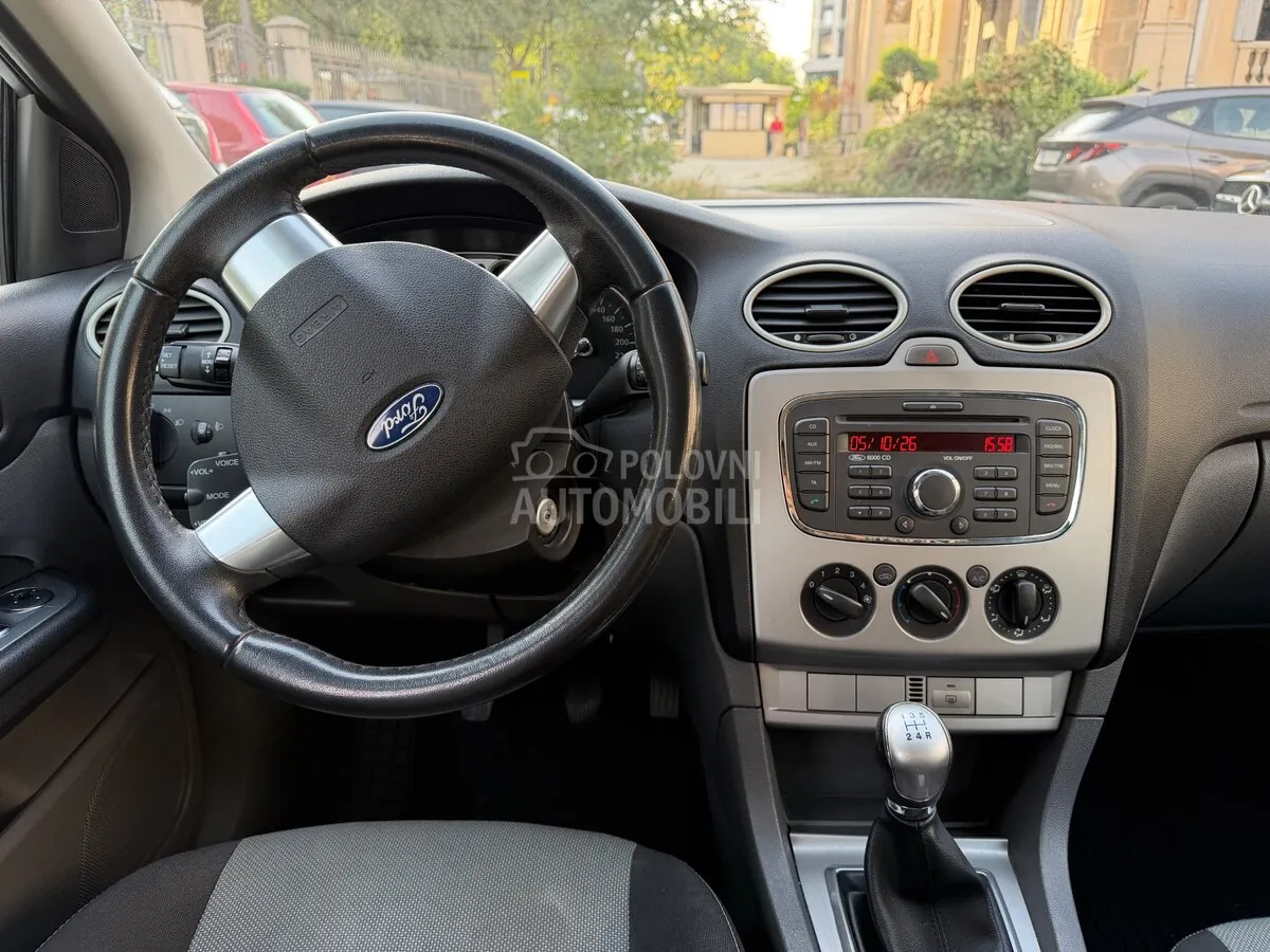 Ford Focus 2010 photo 5