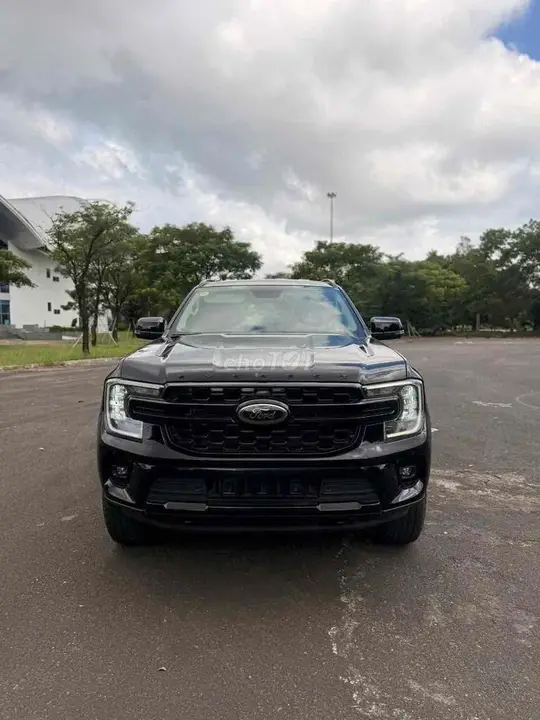 Ford Everest 2023 photo 2
