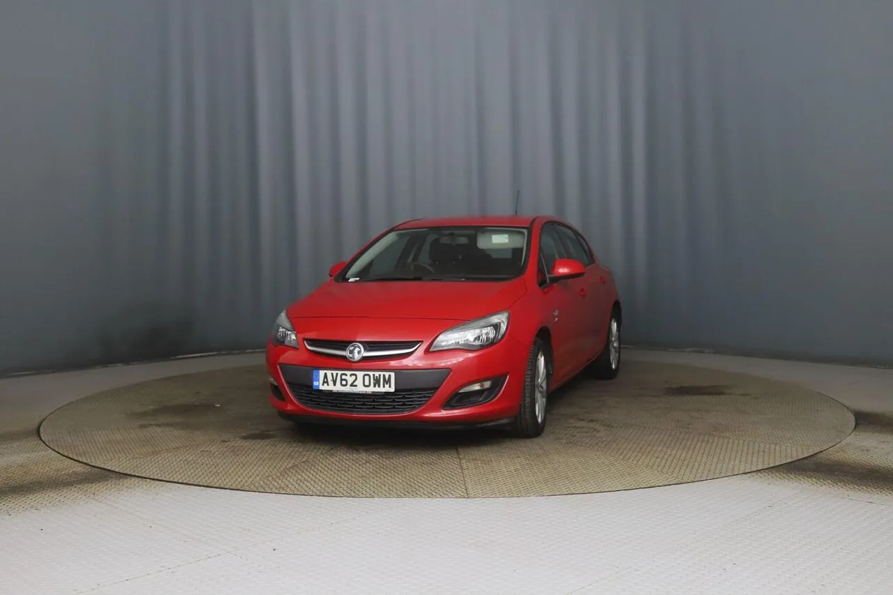 Vauxhall Astra 2012 photo 3