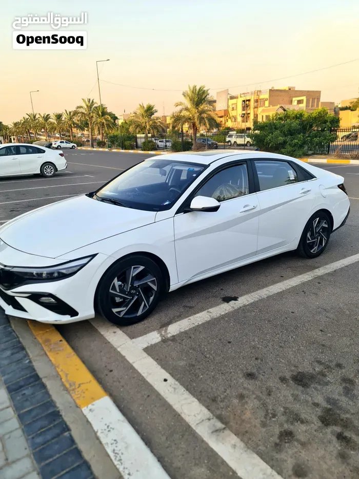 Hyundai Elantra 2025 photo 2