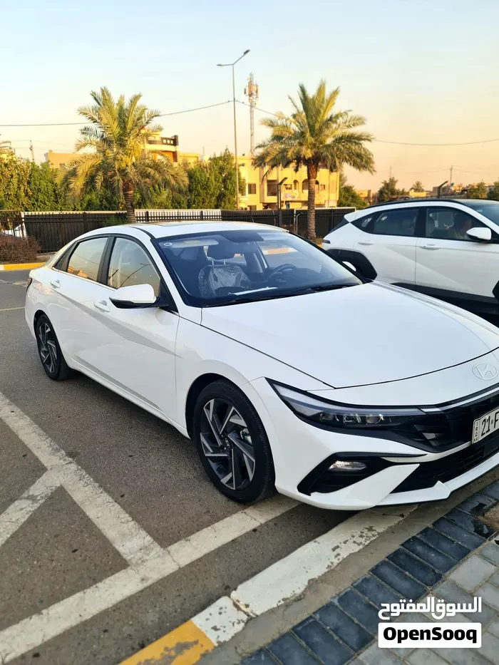 Hyundai Elantra 2025 photo 3