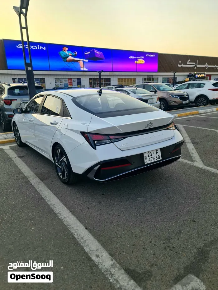 Hyundai Elantra 2025 photo 4