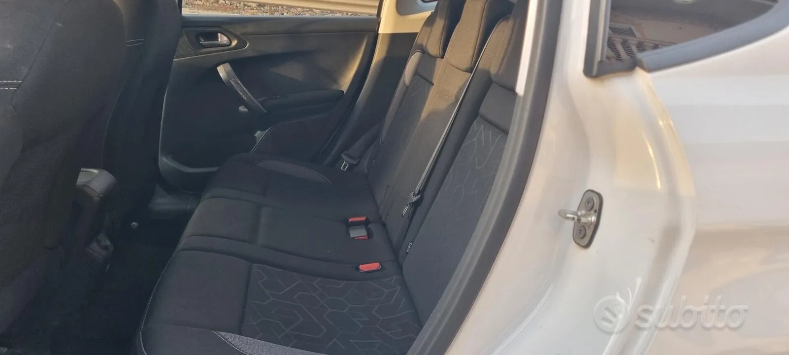 Peugeot 2008 2018 photo 3