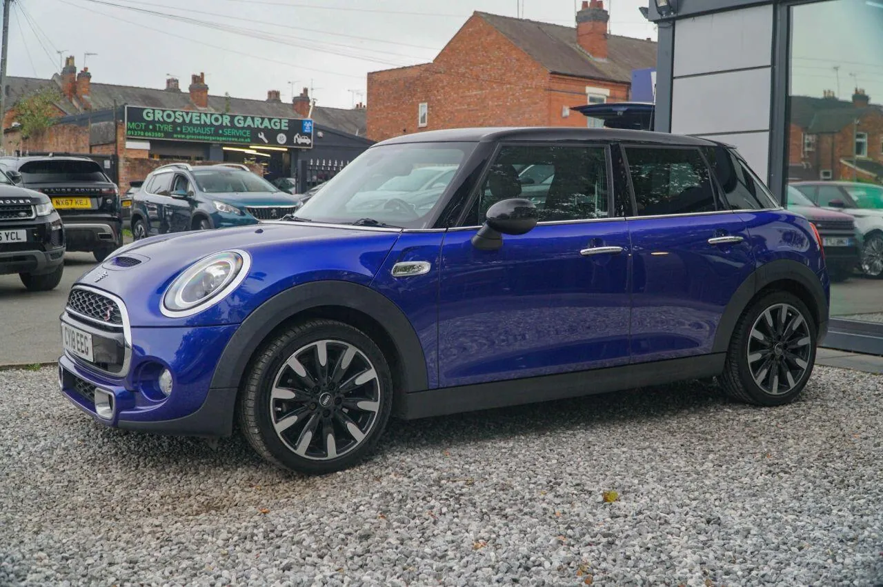 Mini Hatch 2018 photo 3