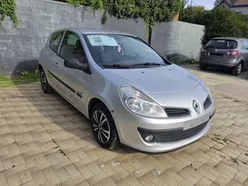 Renault Clio 2007 photo 3