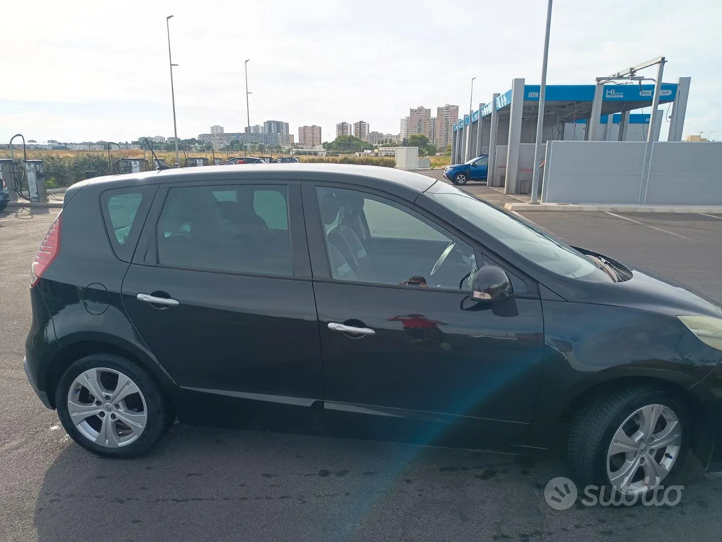 Renault Scenic 2011 photo 2