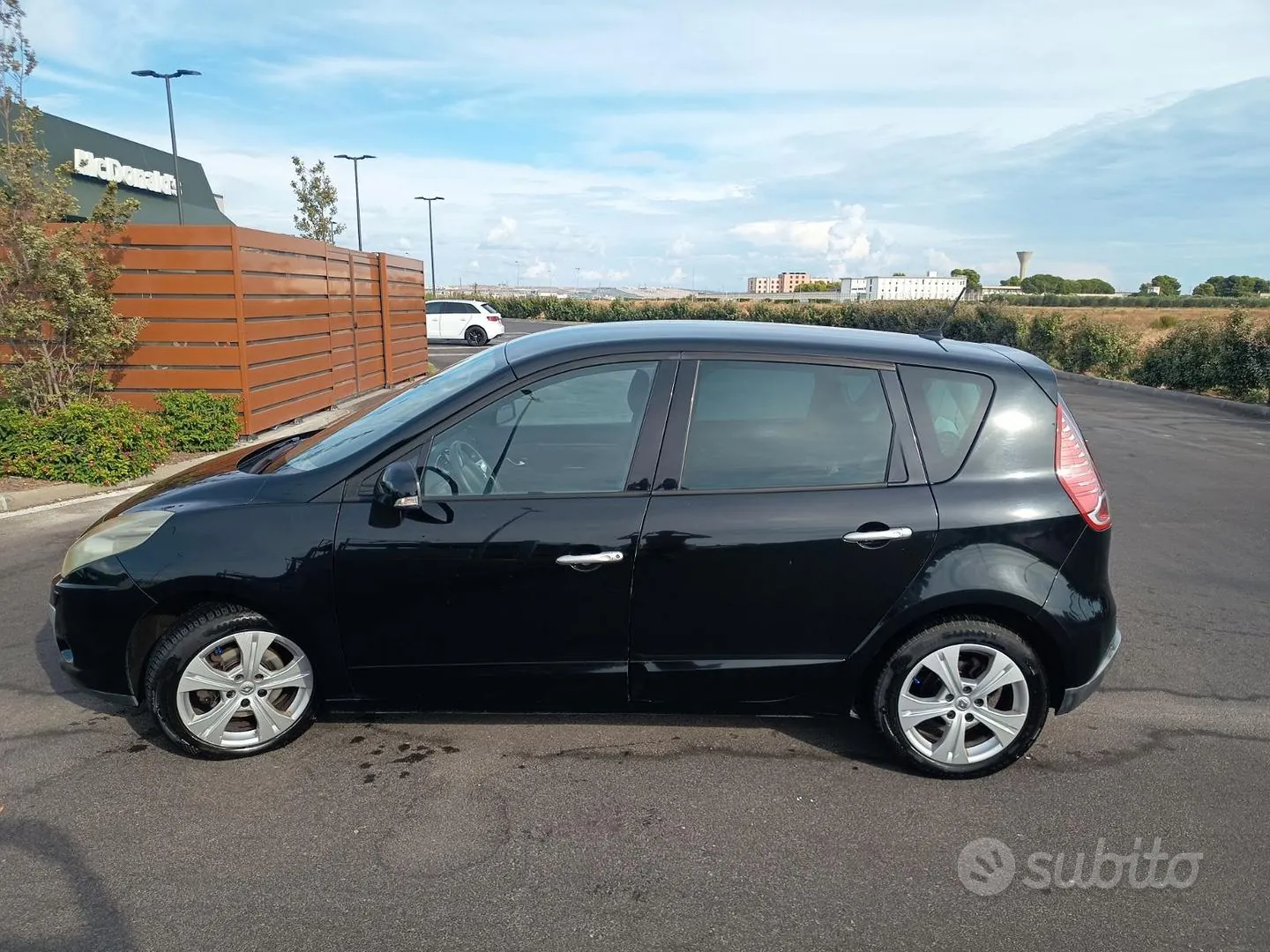 Renault Scenic 2011 photo 3