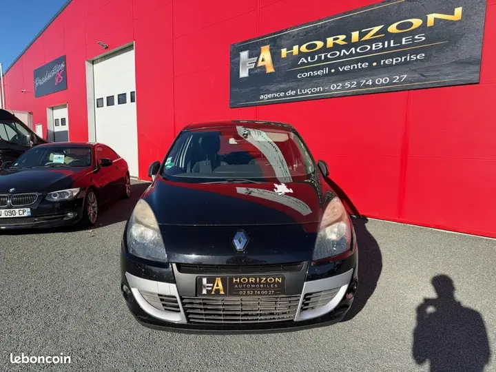 Renault Scenic 2011 photo 2