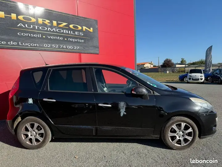 Renault Scenic 2011 photo 4