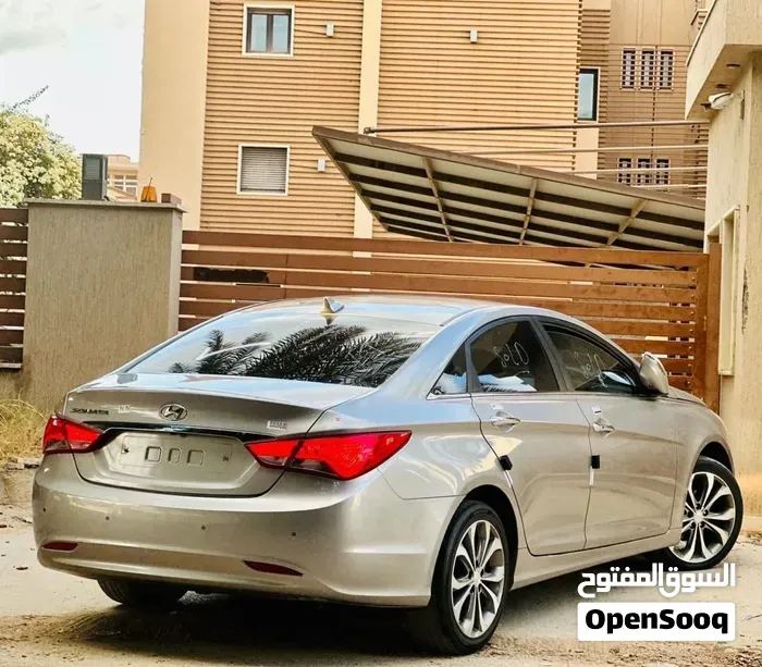 Hyundai Sonata 2012 photo 4