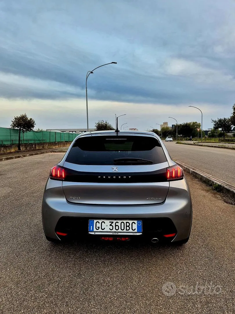Peugeot 208 2020 photo 2