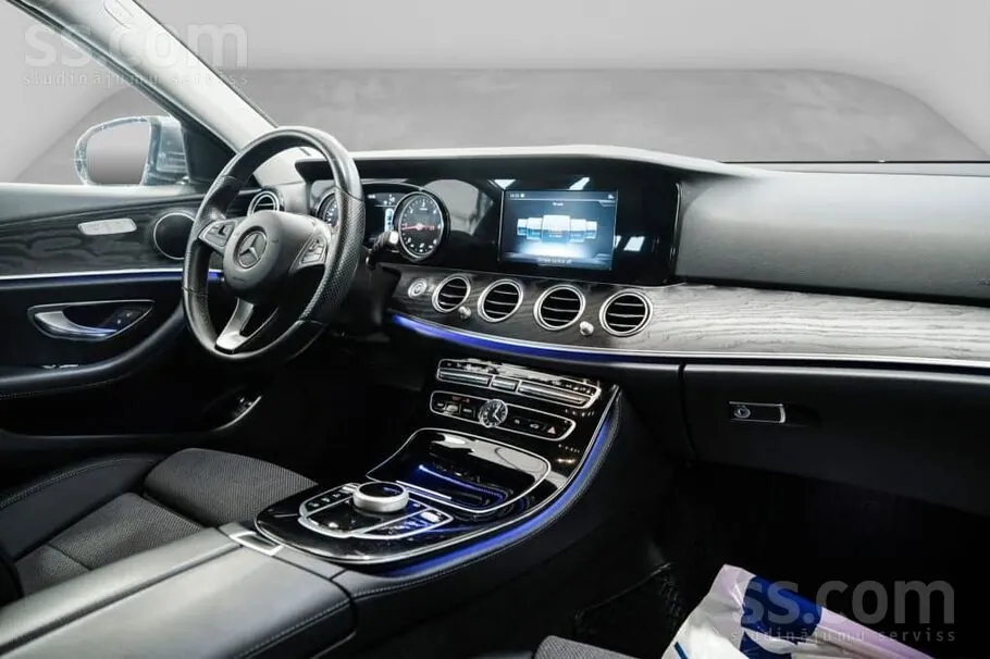 Mercedes-Benz E220 2017 photo 5