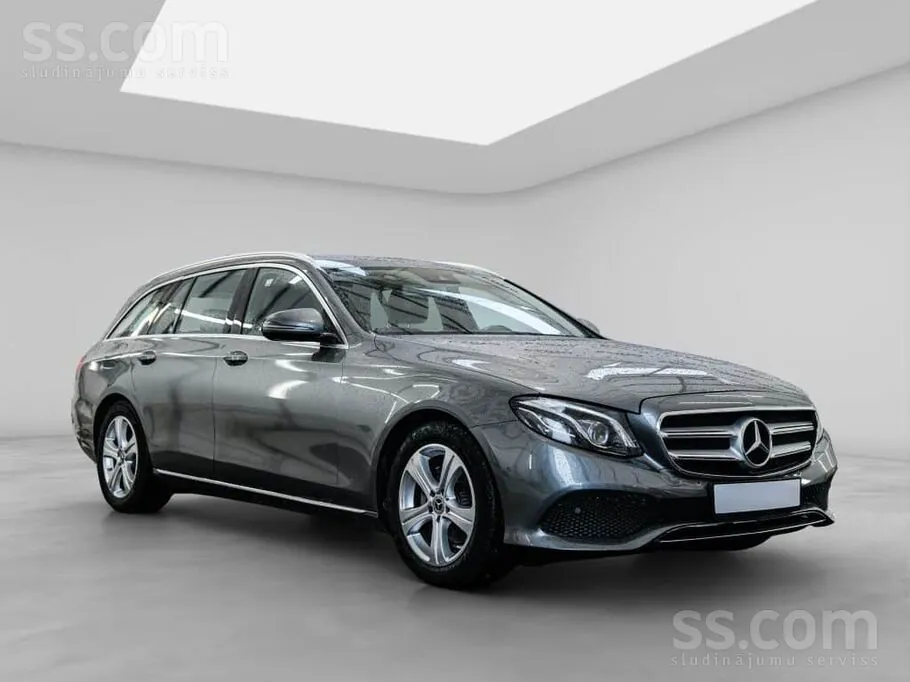 Mercedes-Benz E220 2017 photo 2