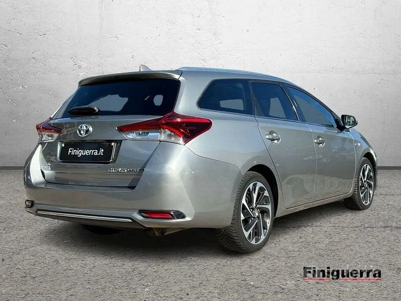 Toyota Auris 2015 photo 4