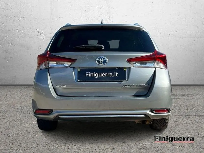 Toyota Auris 2015 photo 3