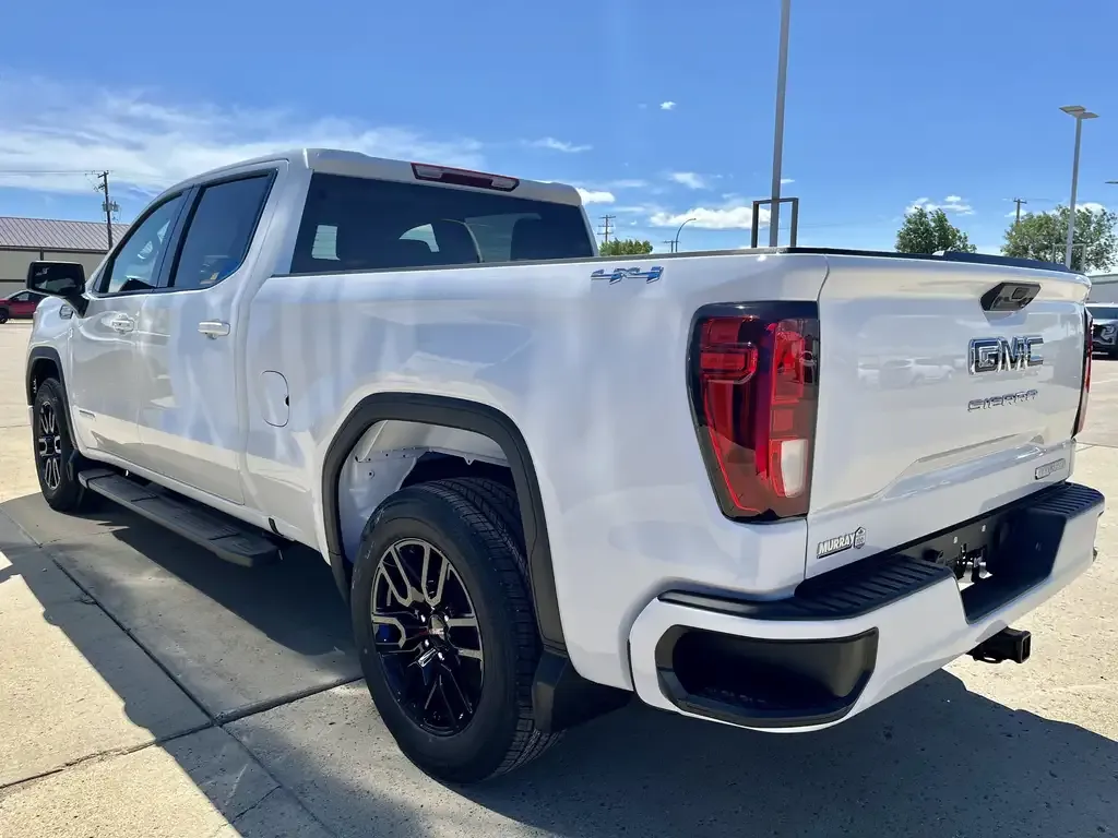 GMC Sierra 1500 2026 photo 2