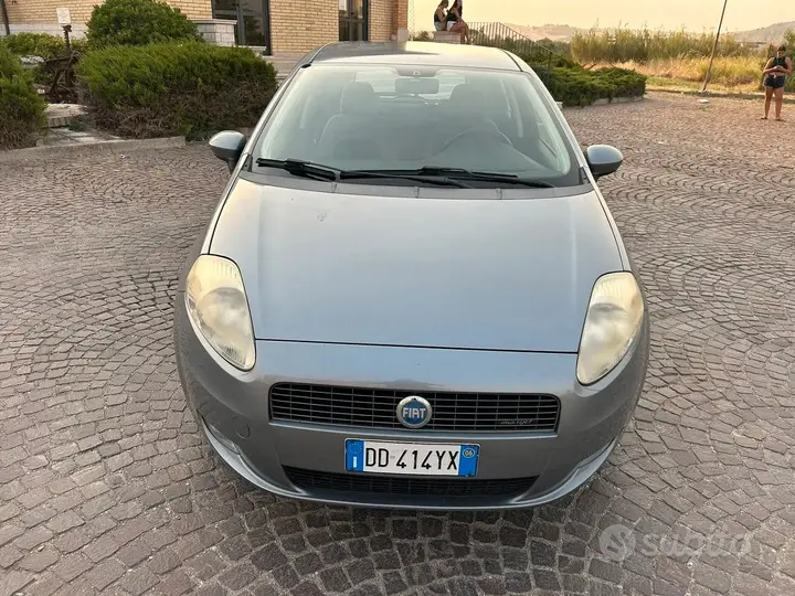 Fiat Grande Punto 2006 photo 3