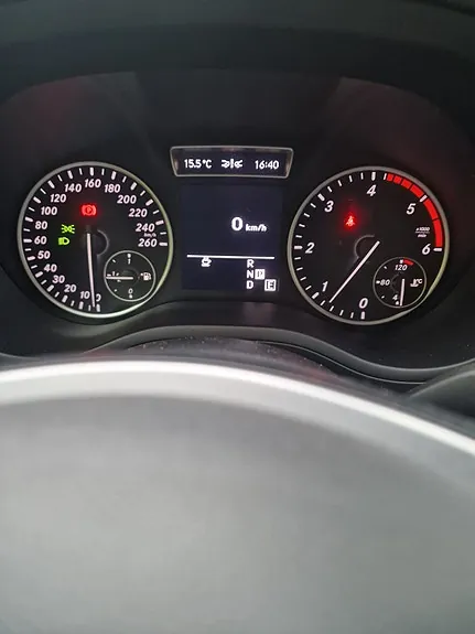 Mercedes-Benz B180 D 2012 photo 5
