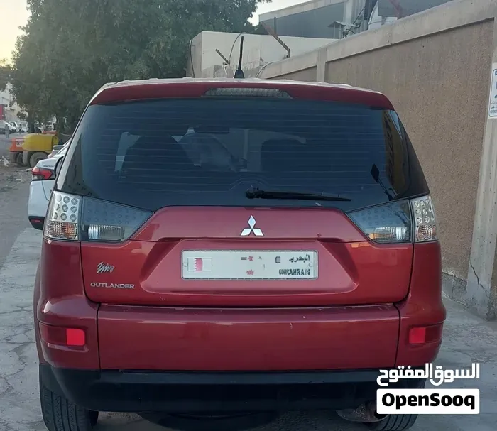 Mitsubishi Outlander 2011 photo 2