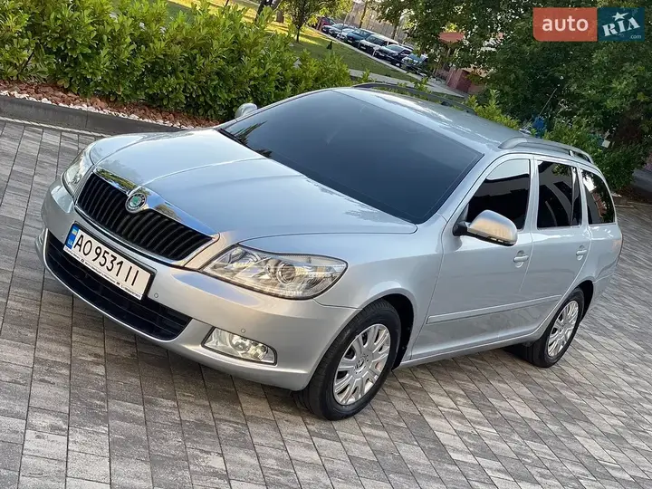 Skoda Octavia 2010 photo 5