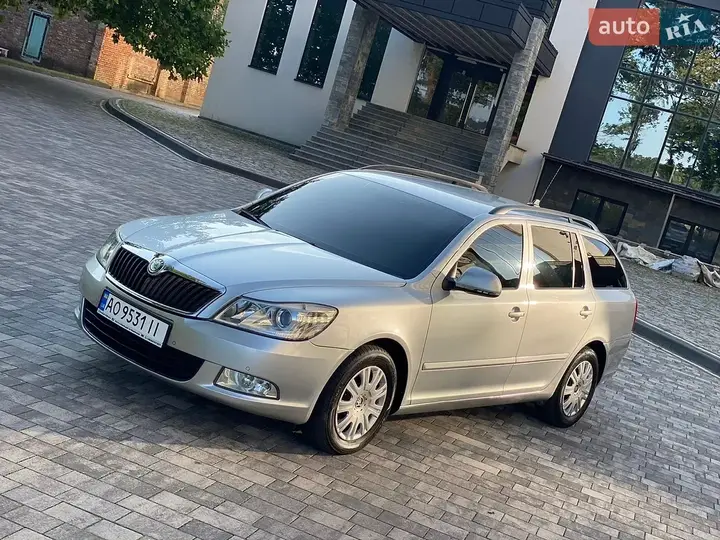 Skoda Octavia 2010 photo 3