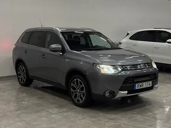 Mitsubishi Outlander 2015 photo 2