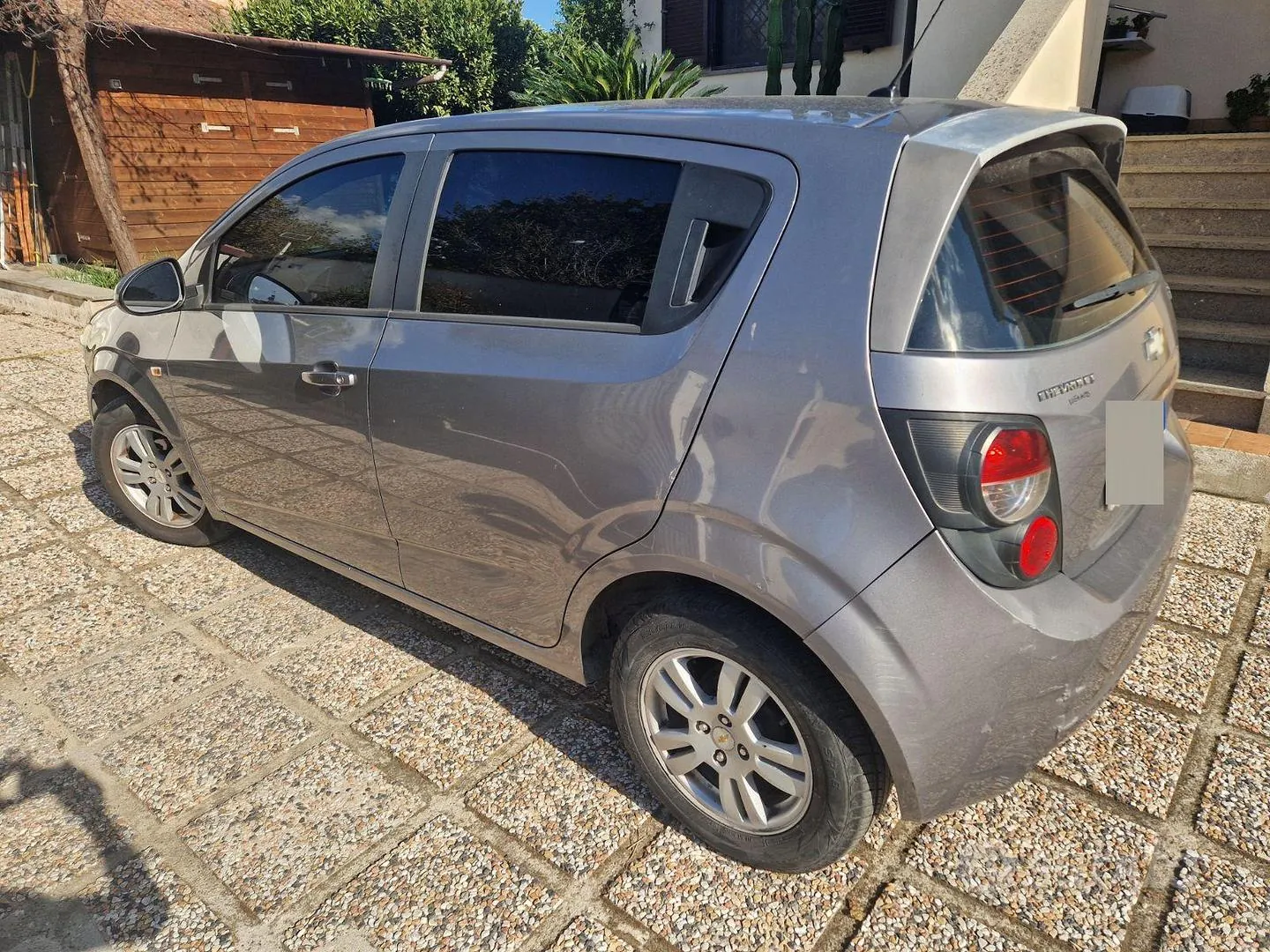 Chevrolet Aveo 2012 photo 2