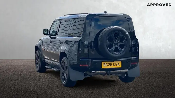 Land Rover Defender 110 2026 photo 2