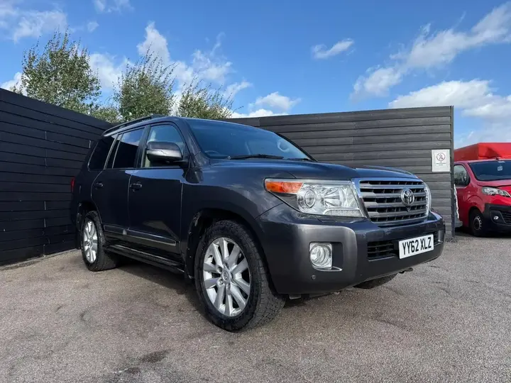 Toyota Land Cruiser 2012 photo 3