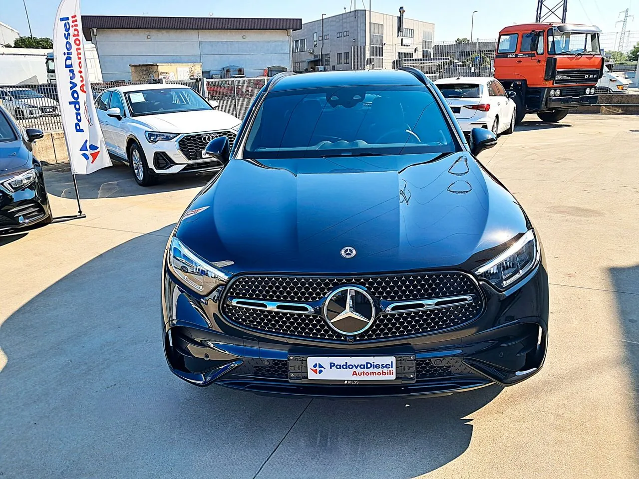 Mercedes-Benz Glc 2024 photo 2