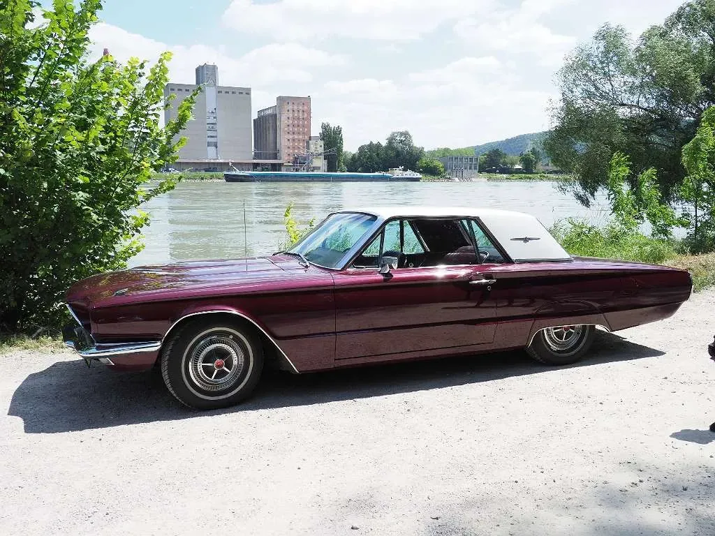 Ford Thunderbird