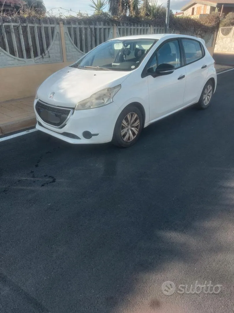 Peugeot 208