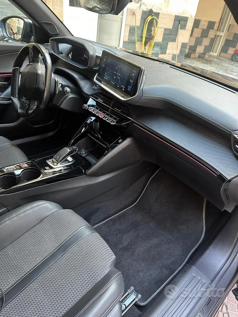 Peugeot 2008 2020 photo 4