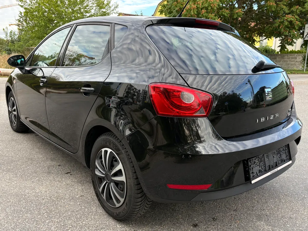 Seat Ibiza 2014 photo 2