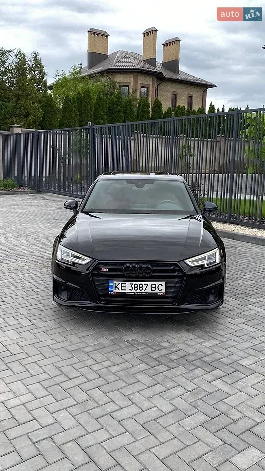 Audi S4