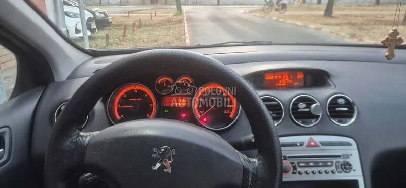 Peugeot 308 2008 photo 3