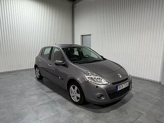 Renault Clio 2010 photo 3