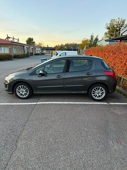 Peugeot 308 2010 photo 3