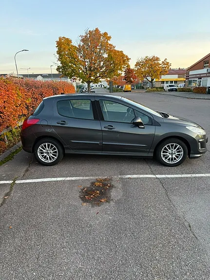 Peugeot 308 2010 photo 2