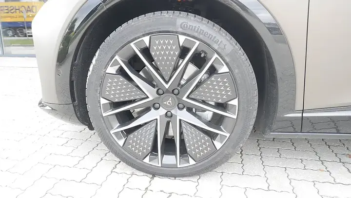 Cupra Tavascan 2026 photo 3