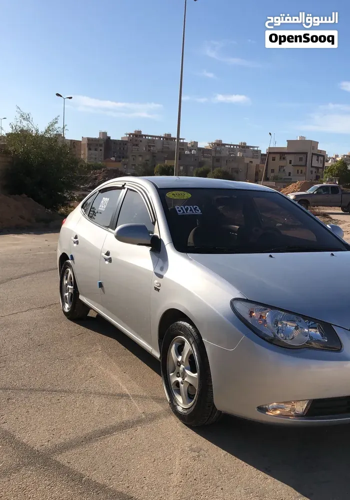 Hyundai Avante 2010 photo 2