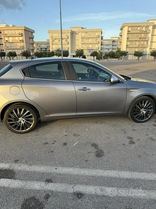 Alfa Romeo Giulietta 2015 photo 3