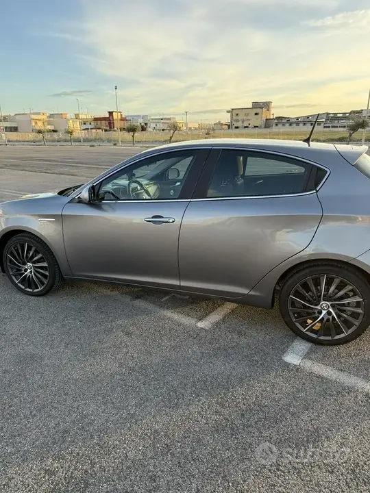 Alfa Romeo Giulietta 2015 photo 4